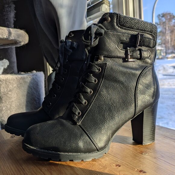 Reitman Winter Heels (Women's 9) - Picture 1 of 6